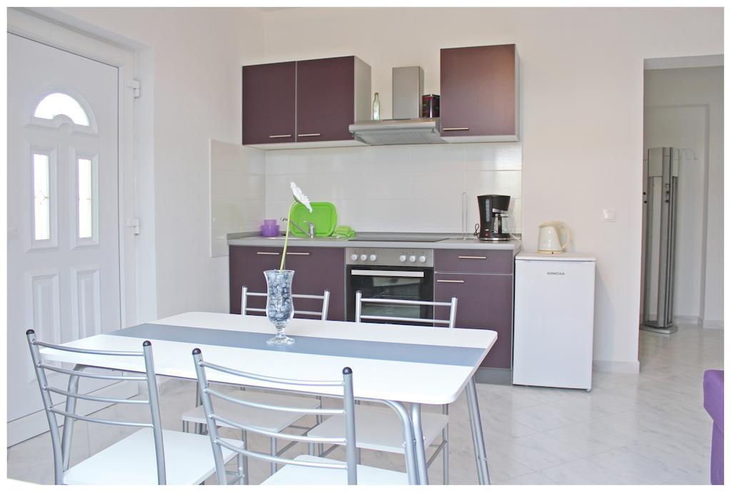 Apartments & Room Dijana Трогір Екстер'єр фото