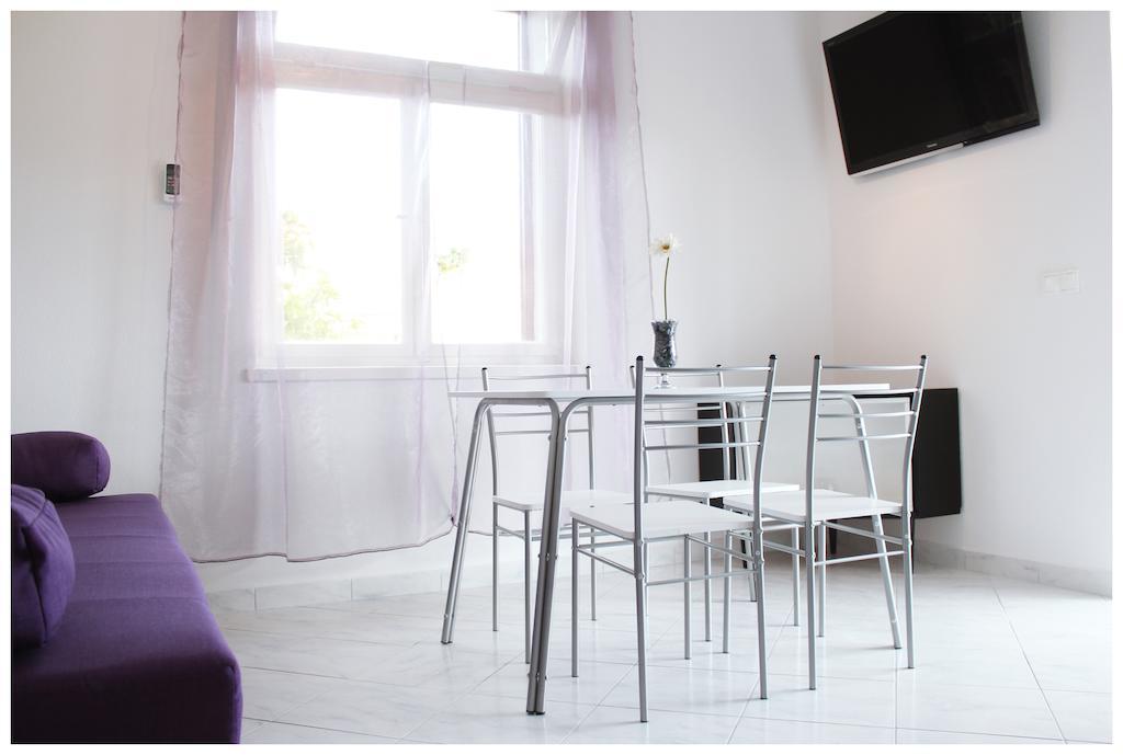 Apartments & Room Dijana Трогір Екстер'єр фото